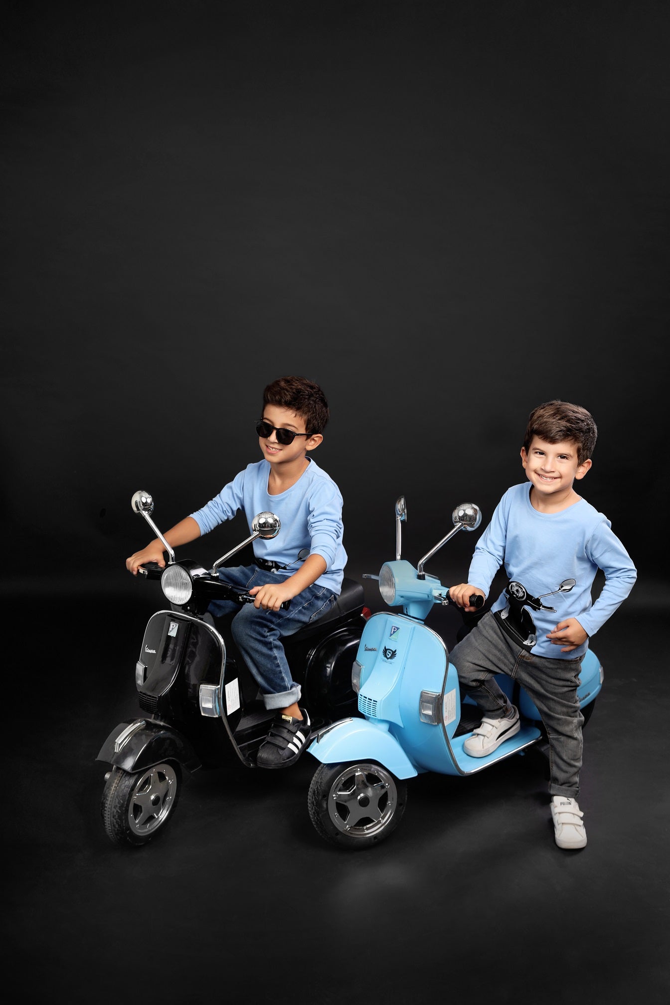 Light Blue - Black Vespa